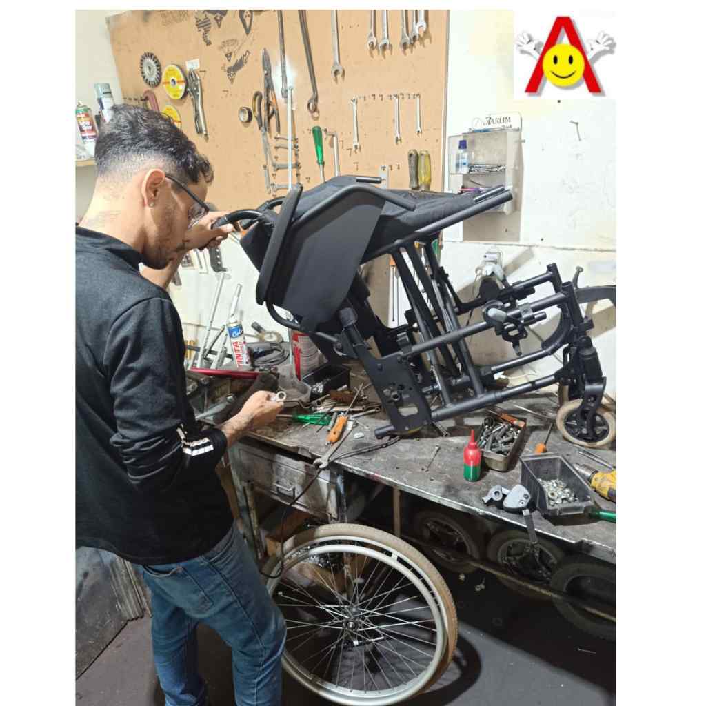 Amparar BH - Manutenção - cadeira de rodas elétrica, manuais em geral : troca de pneus/ camara de ar / rodas dianteiras, freios / assento e encosto / apoio de braço/ baterias para cadeira motorizada - marcas ortobrás , cds , jaguaribe , dellamed, ortomix, ortoboock , ortomobil , etc. - 